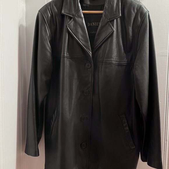 EUC Danier Men's Leather Coat sz M - Picture 1 of 16